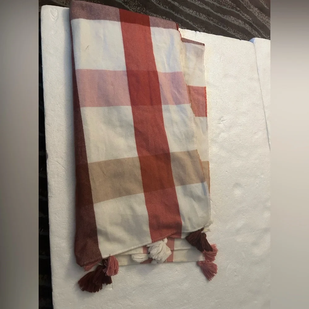 Gap large checkered scarf tassels white pink tan burgundy